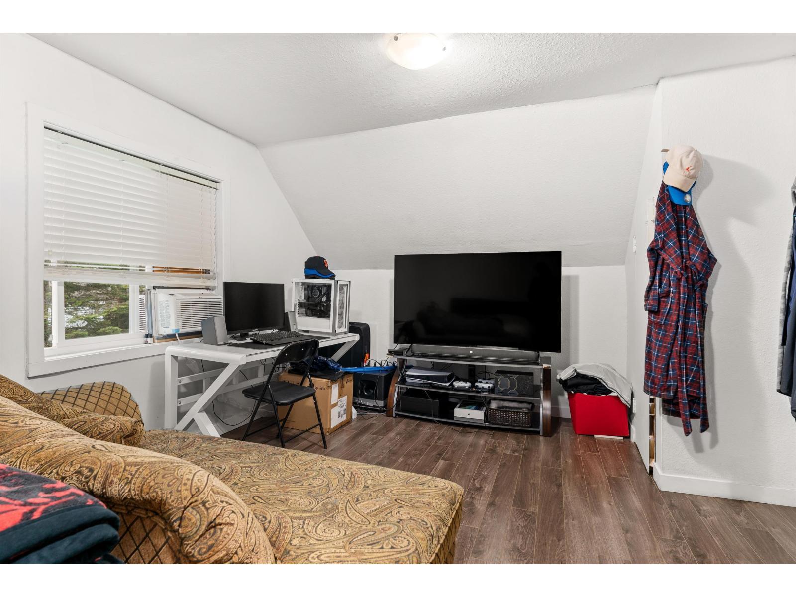 11186 Farms Road, Mission, BC - Indoor