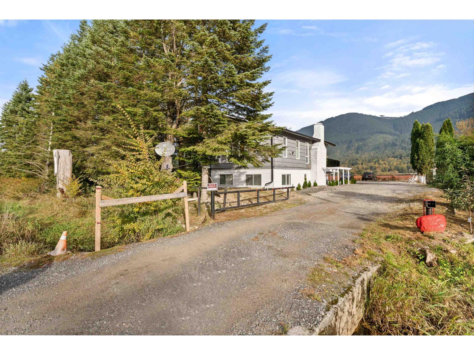 11186 Farms Road, Mission, BC - Outdoor