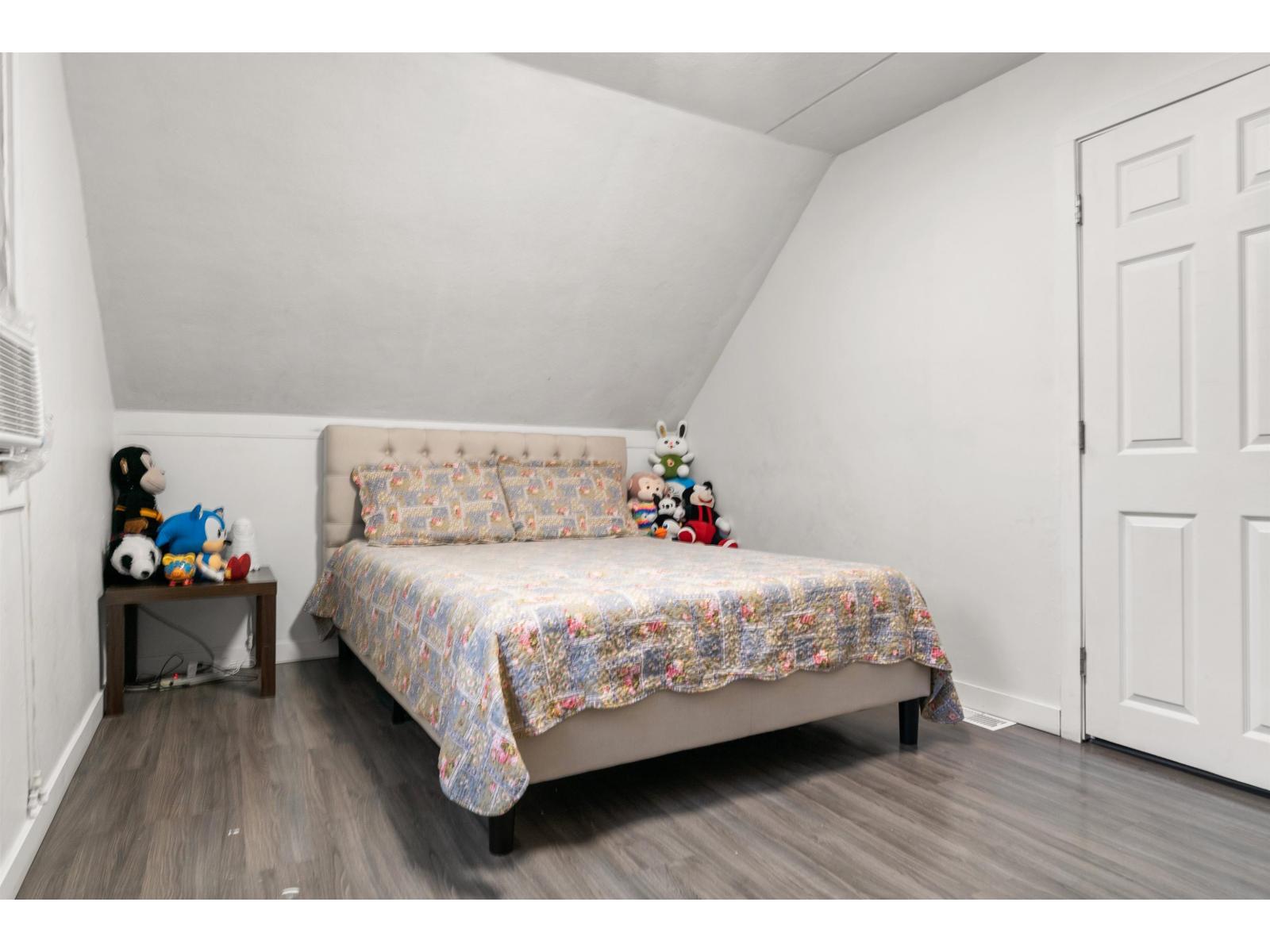 11186 Farms Road, Mission, BC - Indoor Photo Showing Bedroom