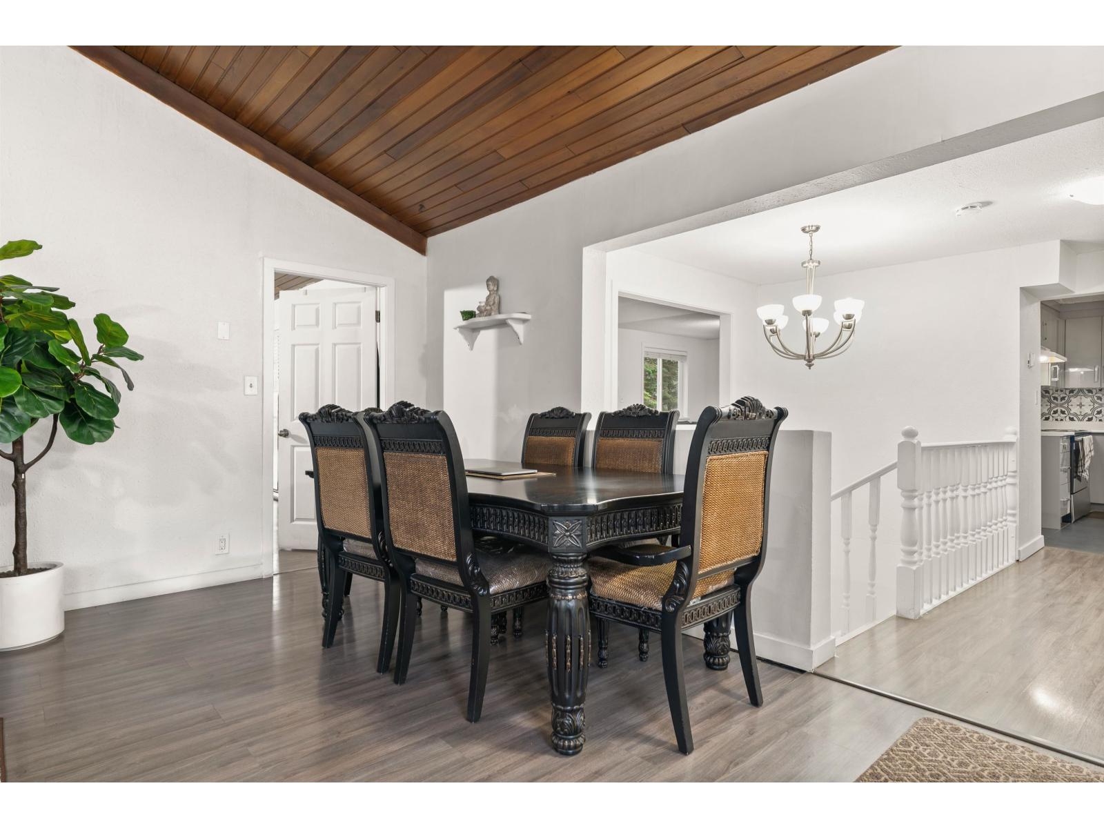 11186 Farms Road, Mission, BC - Photo Showing Dining Room