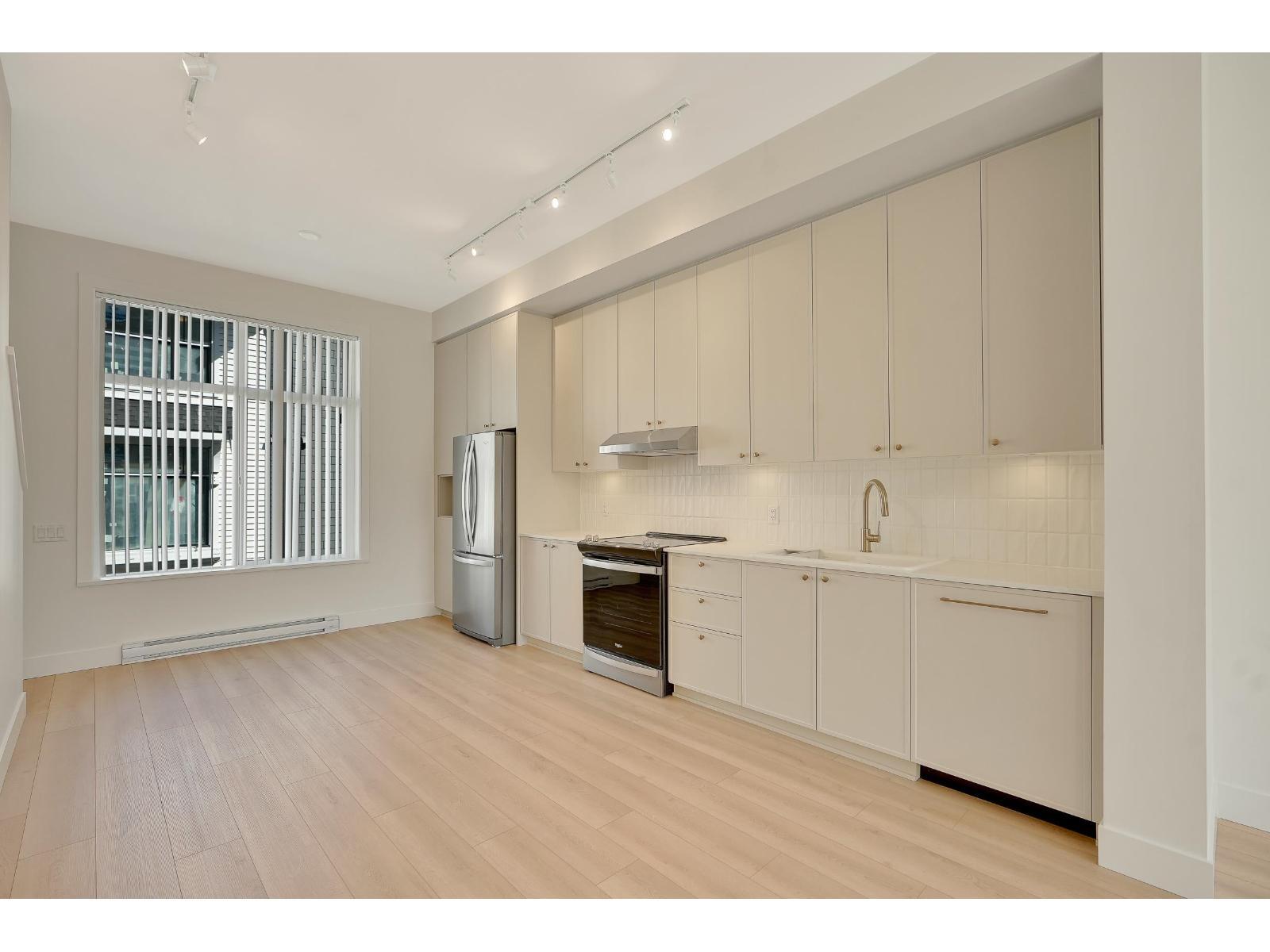 80 14151 58A Avenue, Surrey, BC - Indoor Photo Showing Kitchen