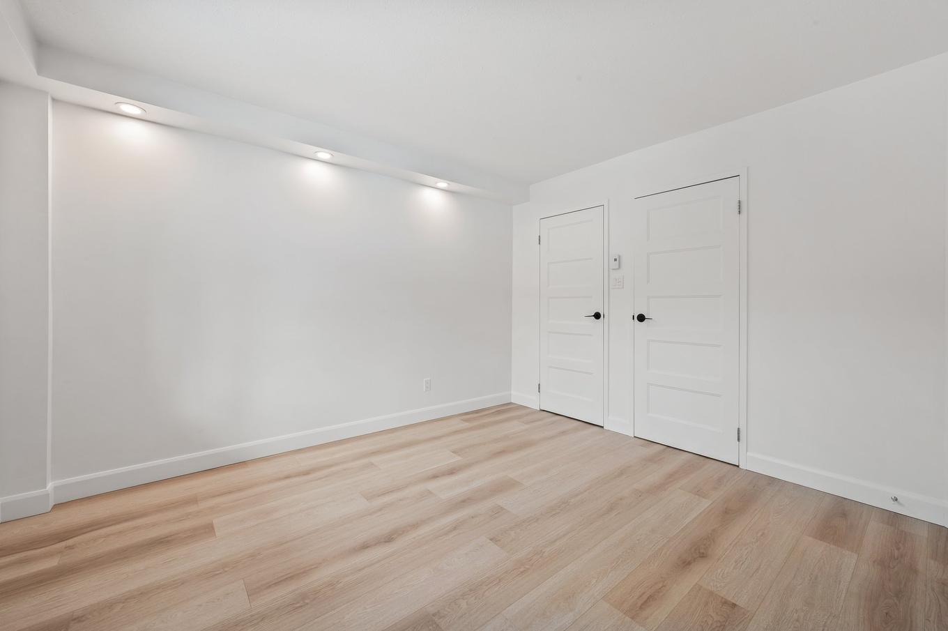 Chambre à coucher principale - 110-2761 Ch. Ste-Foy, Québec (Sainte-Foy/Sillery/Cap-Rouge), QC - Indoor Photo Showing Other Room