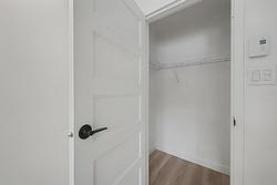 Walk-in closet -