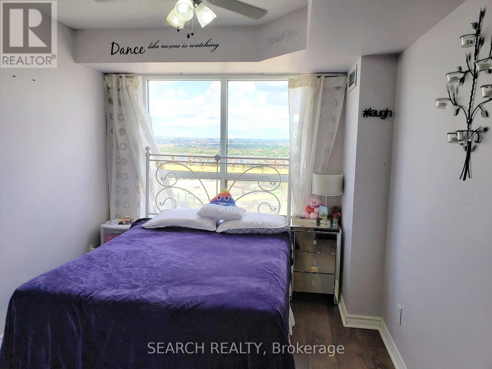 1625 - 25 Kingsbridge Garden Circle, Mississauga, ON - Indoor Photo Showing Bedroom