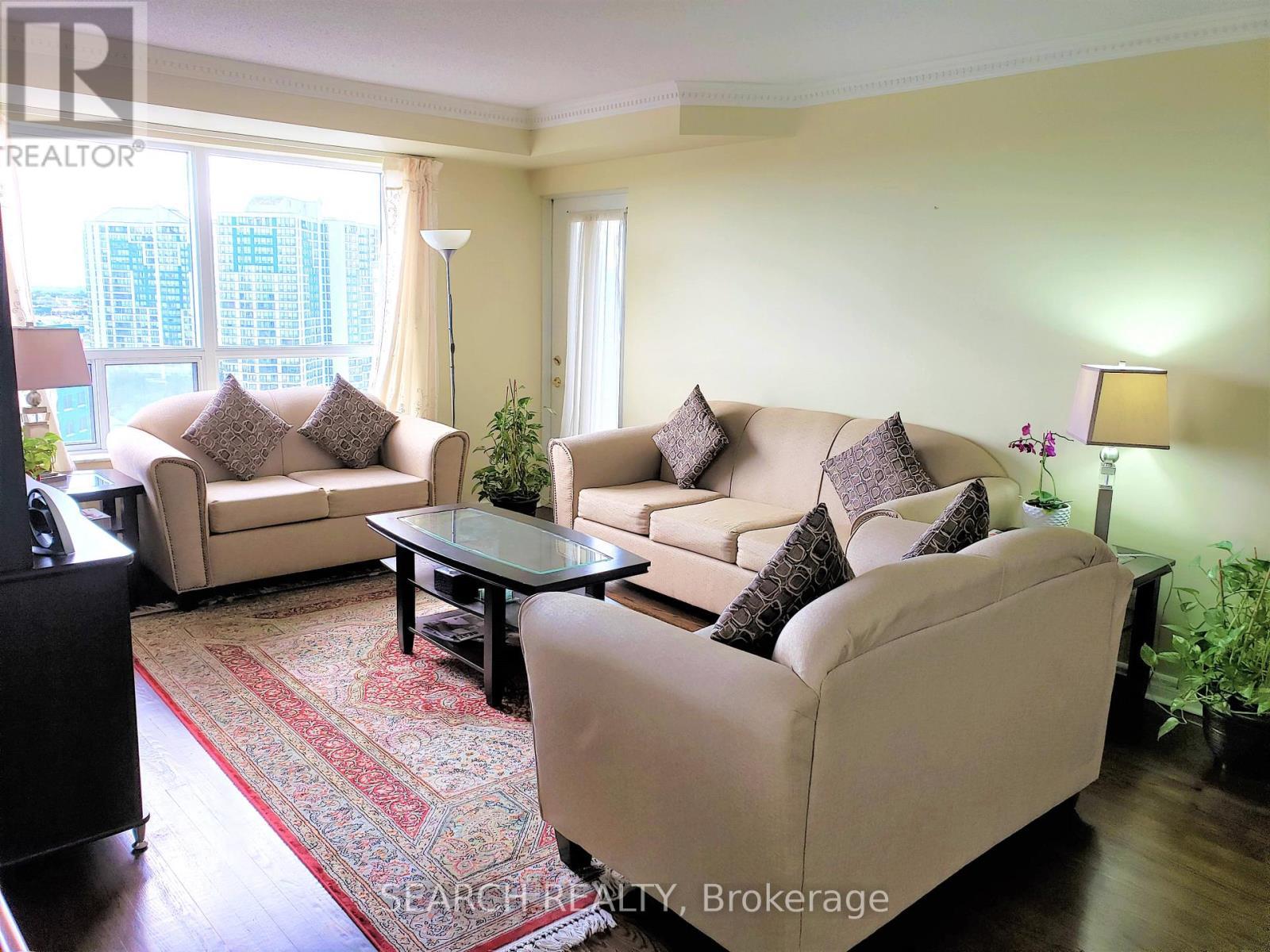 1625 - 25 Kingsbridge Garden Circle, Mississauga, ON - Indoor Photo Showing Living Room