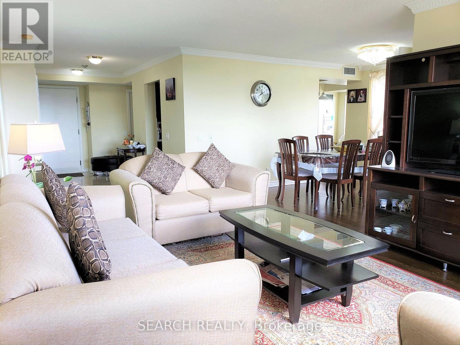 1625 - 25 Kingsbridge Garden Circle, Mississauga, ON - Indoor Photo Showing Living Room