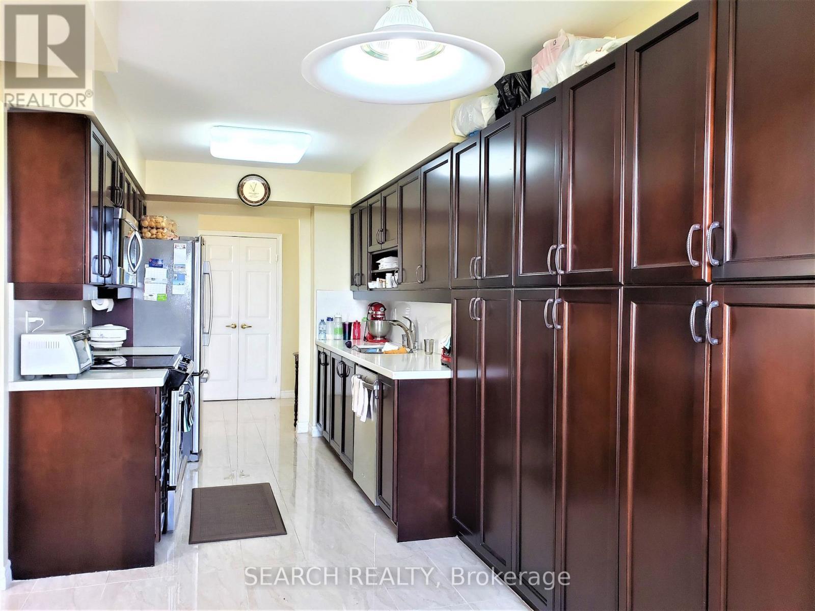 1625 - 25 Kingsbridge Garden Circle, Mississauga, ON - Indoor Photo Showing Kitchen