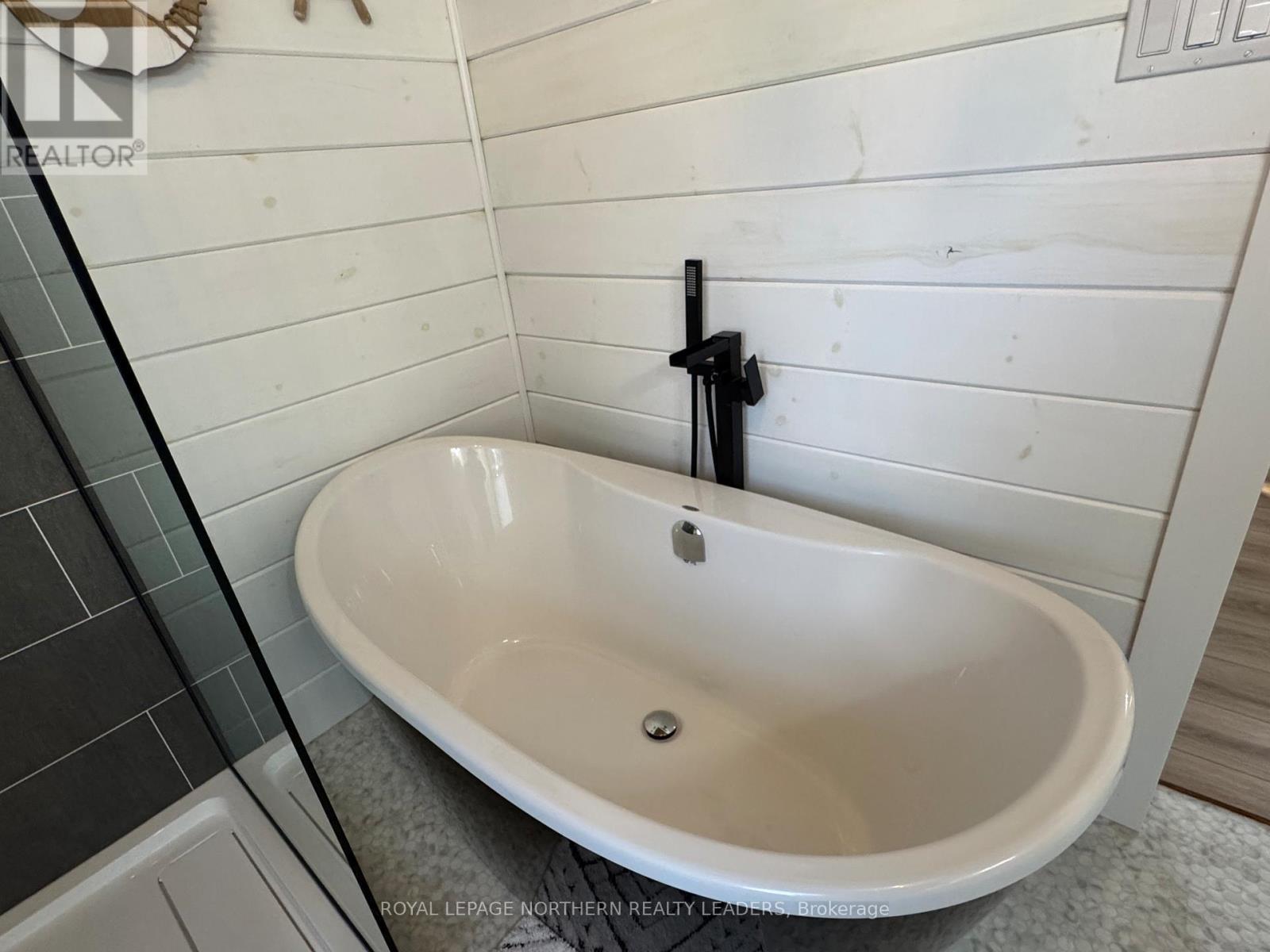 510 Balsam Street S, Timmins (Ts - Se), ON - Indoor Photo Showing Bathroom