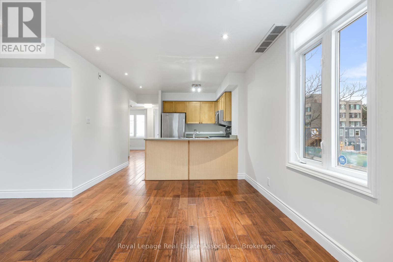 1811 - 12 Sudbury Street, Toronto, ON - Indoor Photo Showing Kitchen