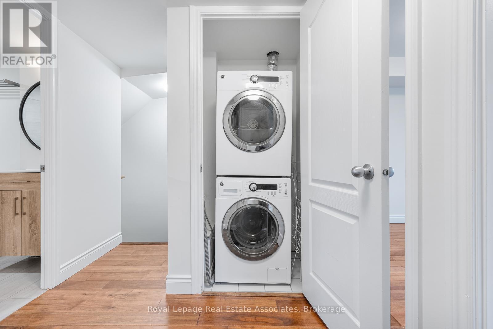 1811 - 12 Sudbury Street, Toronto, ON - Indoor Photo Showing Laundry Room
