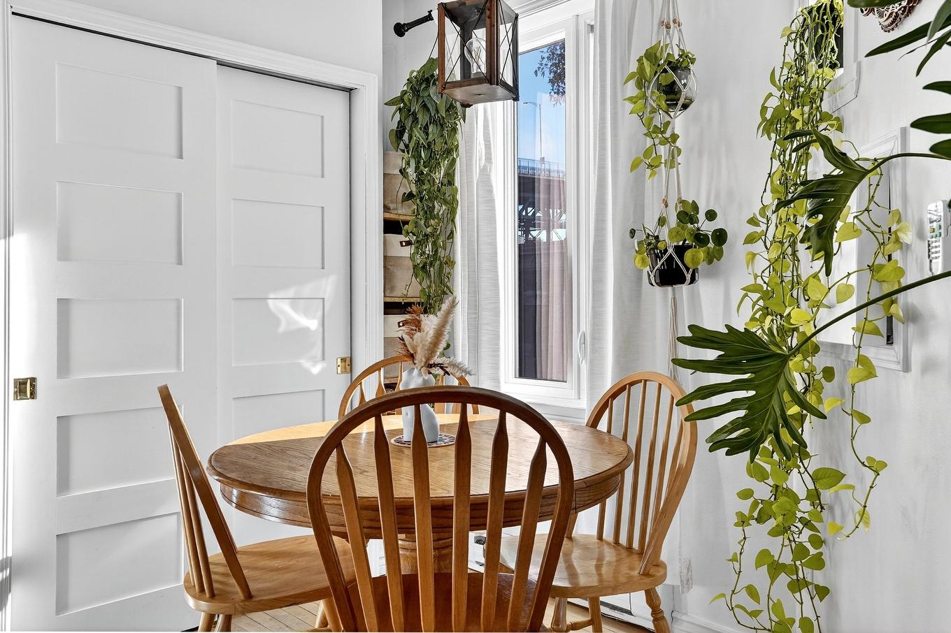 Coin-repas - 1199 Rue Dorion, Montréal (Ville-Marie), QC - Indoor Photo Showing Dining Room