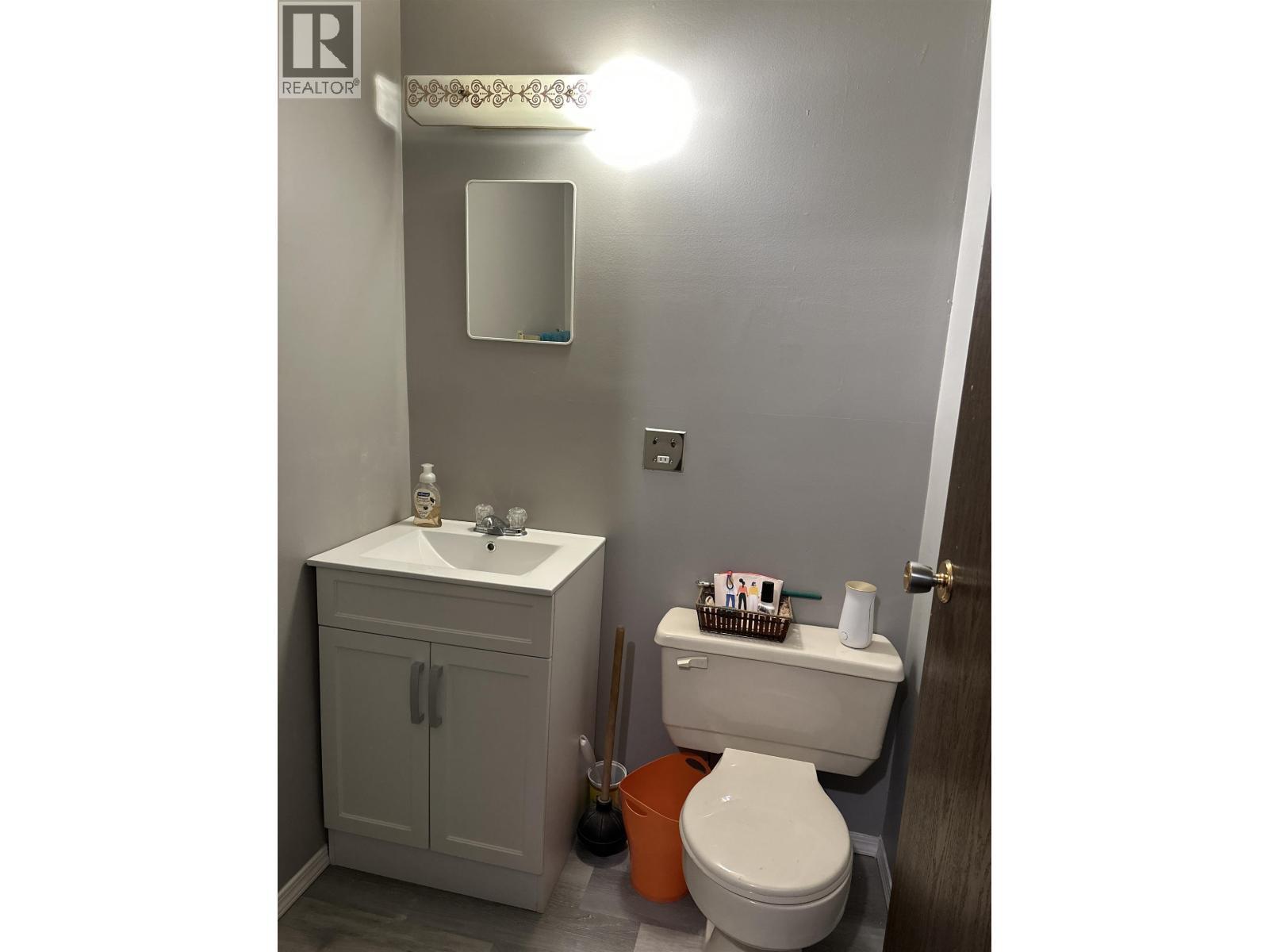 5735 Gairdner Crescent, Fort Nelson, BC - Indoor Photo Showing Bathroom