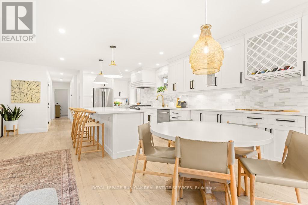 3356 Rexway Drive, Burlington, ON - Indoor