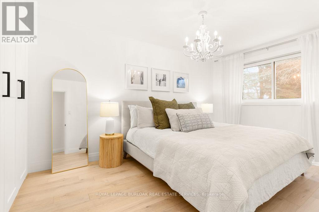 3356 Rexway Drive, Burlington, ON - Indoor Photo Showing Bedroom