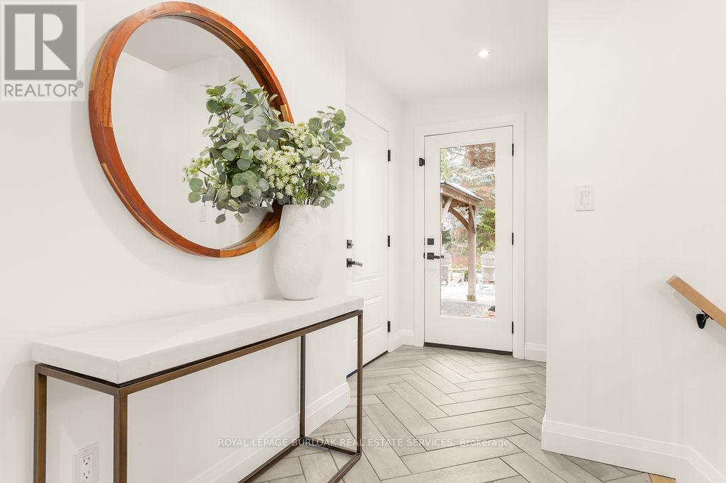 3356 Rexway Drive, Burlington, ON - Indoor Photo Showing Other Room