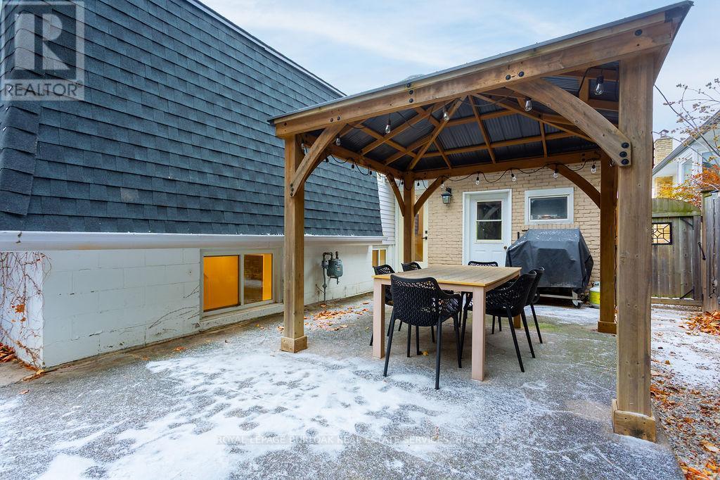 3356 Rexway Drive, Burlington, ON - Outdoor