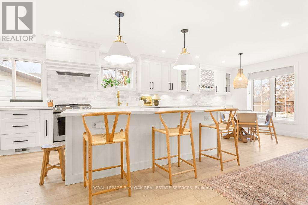 3356 Rexway Drive, Burlington, ON - Indoor