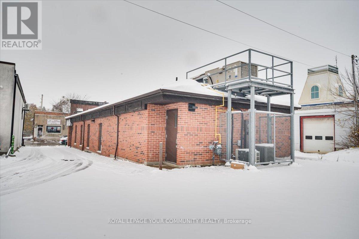 10 Cameron Street W, Brock, ON