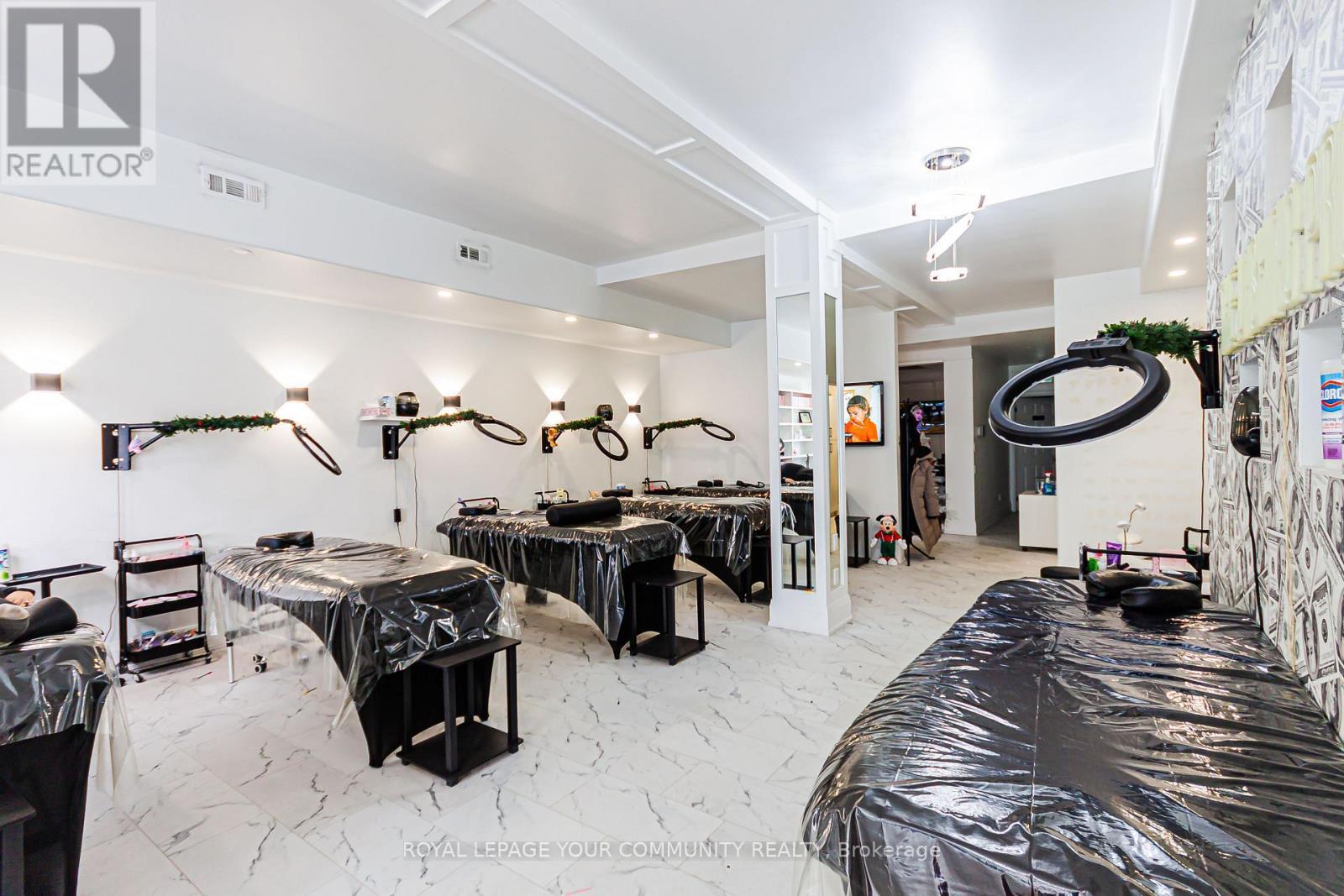 204 Brock Street S, Whitby, ON