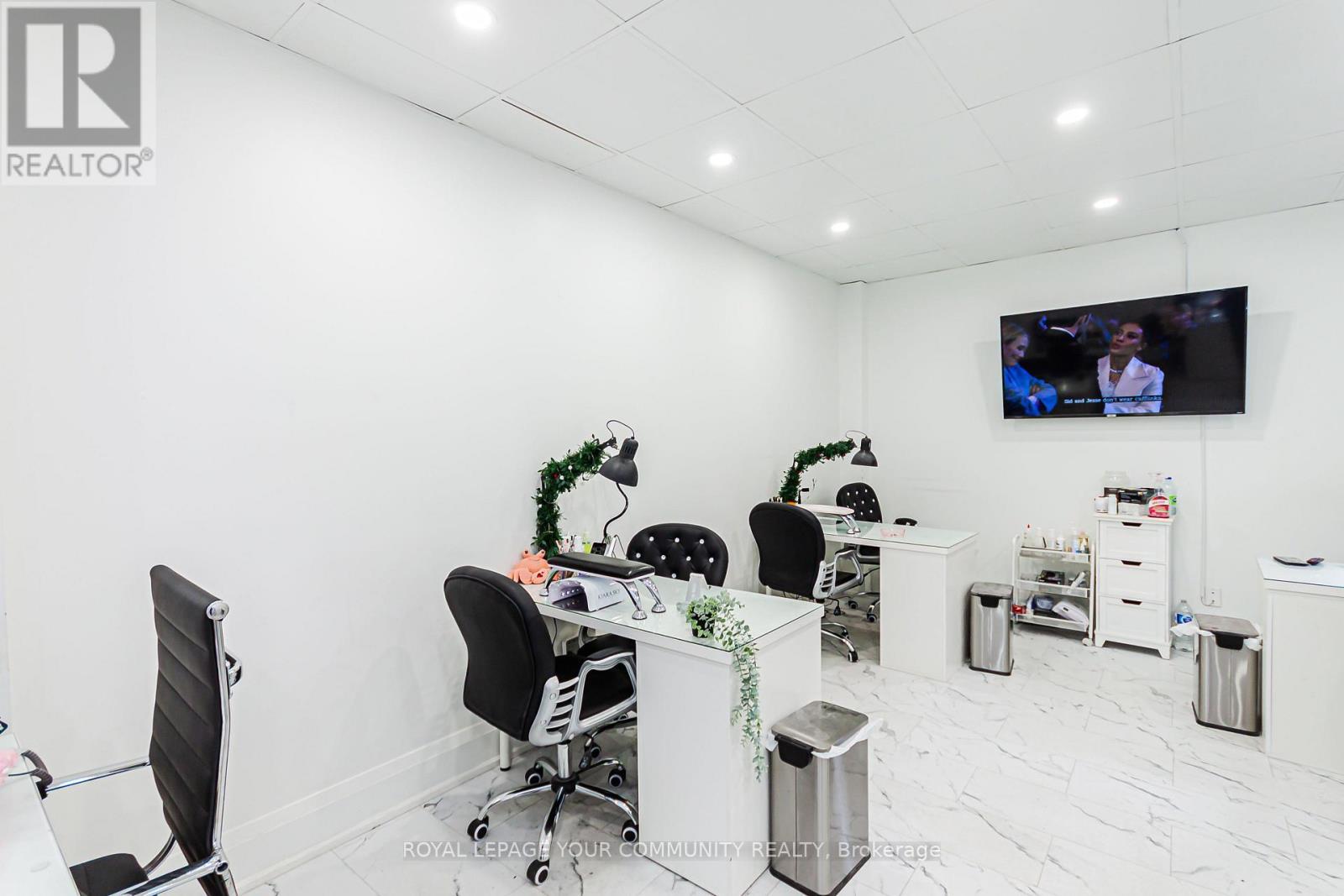 204 Brock Street S, Whitby, ON