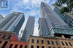 702 - 327 KING STREET W Toronto, ON M5V 0W7