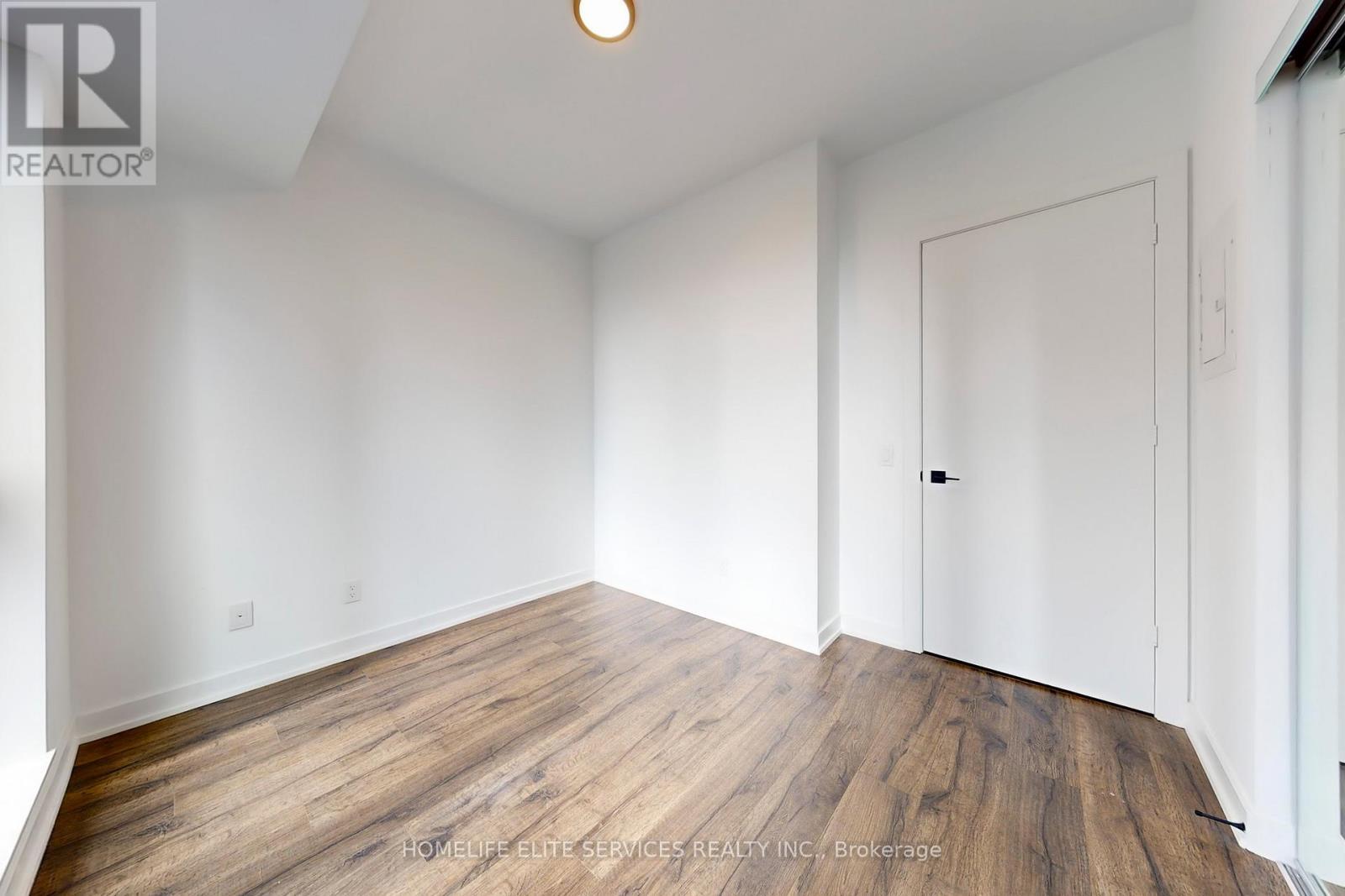 702 - 327 King Street W, Toronto, ON - Indoor Photo Showing Other Room