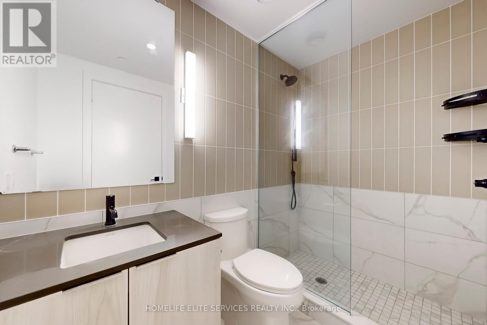 702 - 327 King Street W, Toronto, ON - Indoor Photo Showing Bathroom