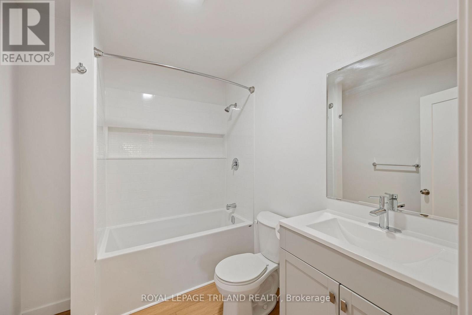 264 Trott Drive, London North (North R), ON - Indoor Photo Showing Bathroom