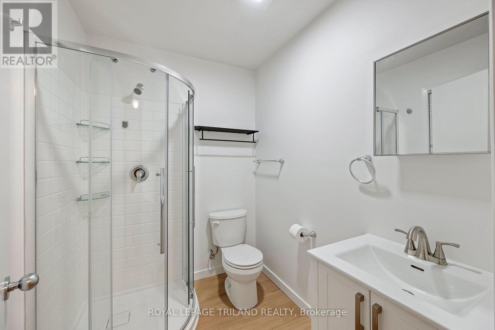 264 Trott Drive, London North (North R), ON - Indoor Photo Showing Bathroom