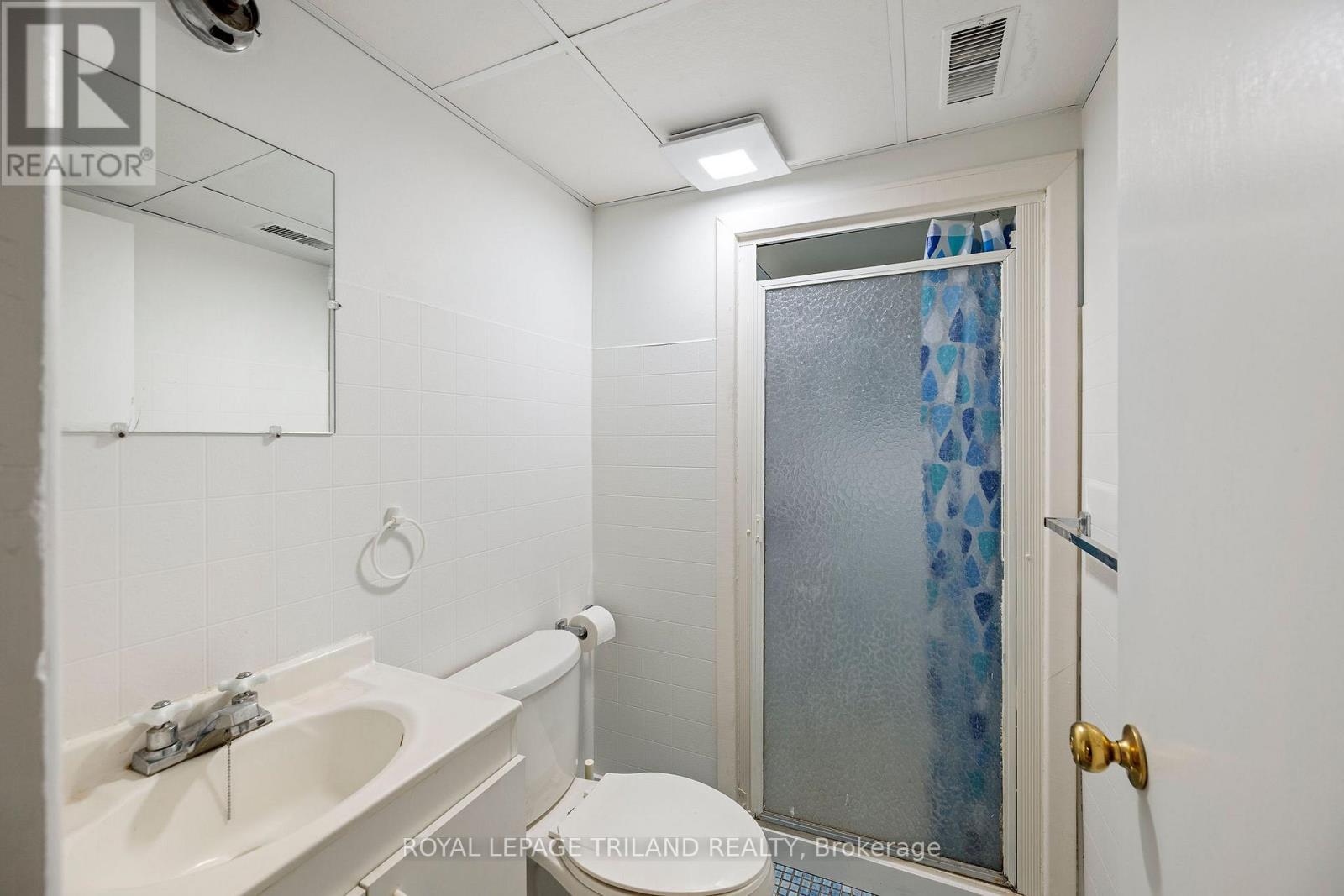 264 Trott Drive, London North (North R), ON - Indoor Photo Showing Bathroom