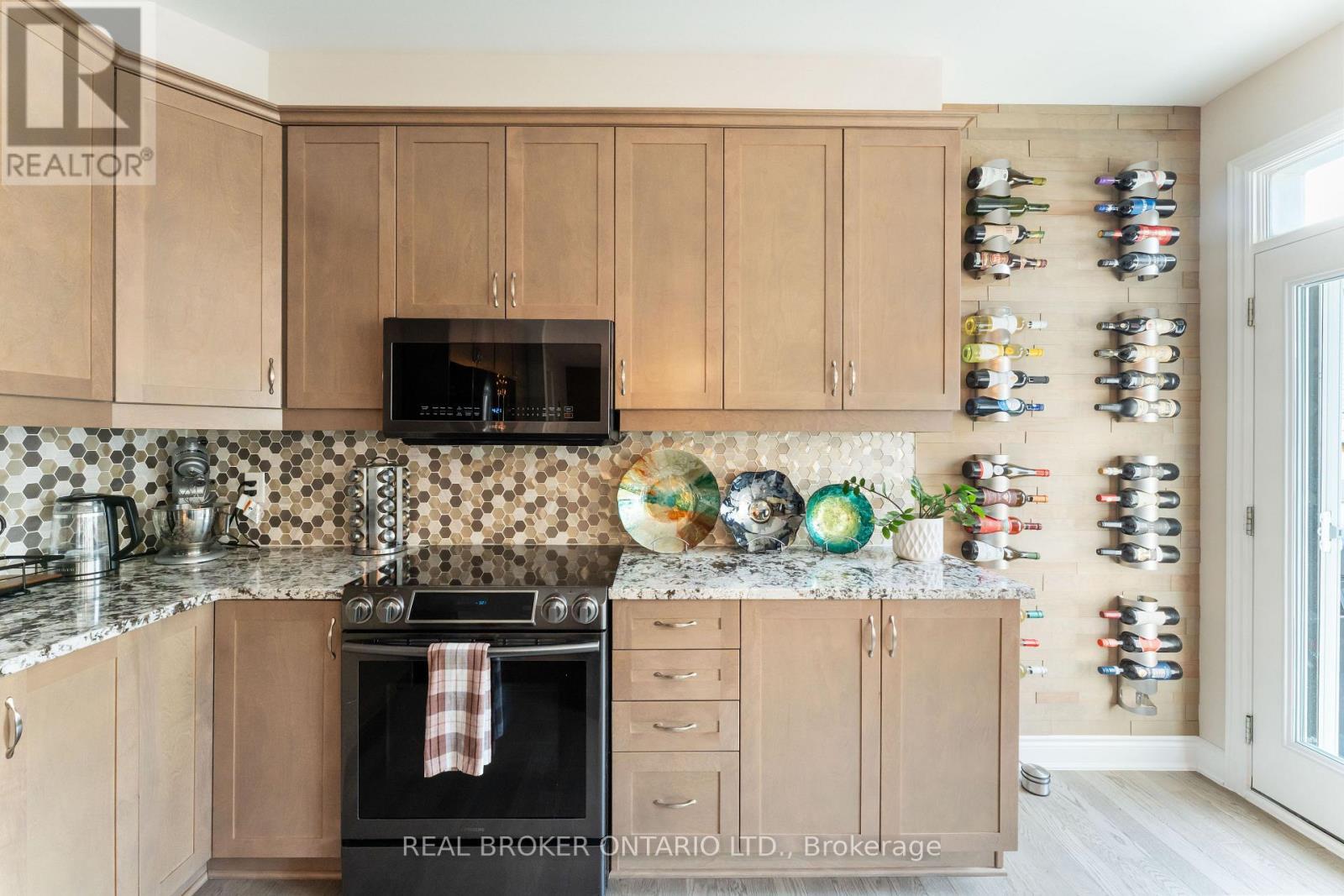 373 River Landing Avenue, Ottawa, ON - Indoor Photo Showing Kitchen
