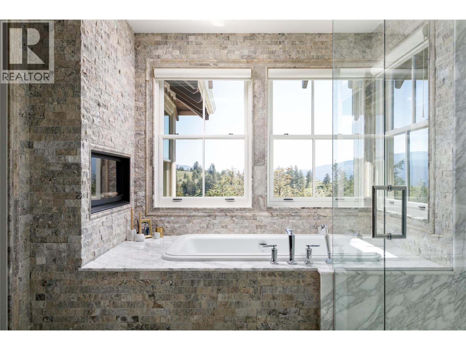 622 Jigger Place, Vernon, BC - Indoor Photo Showing Bathroom