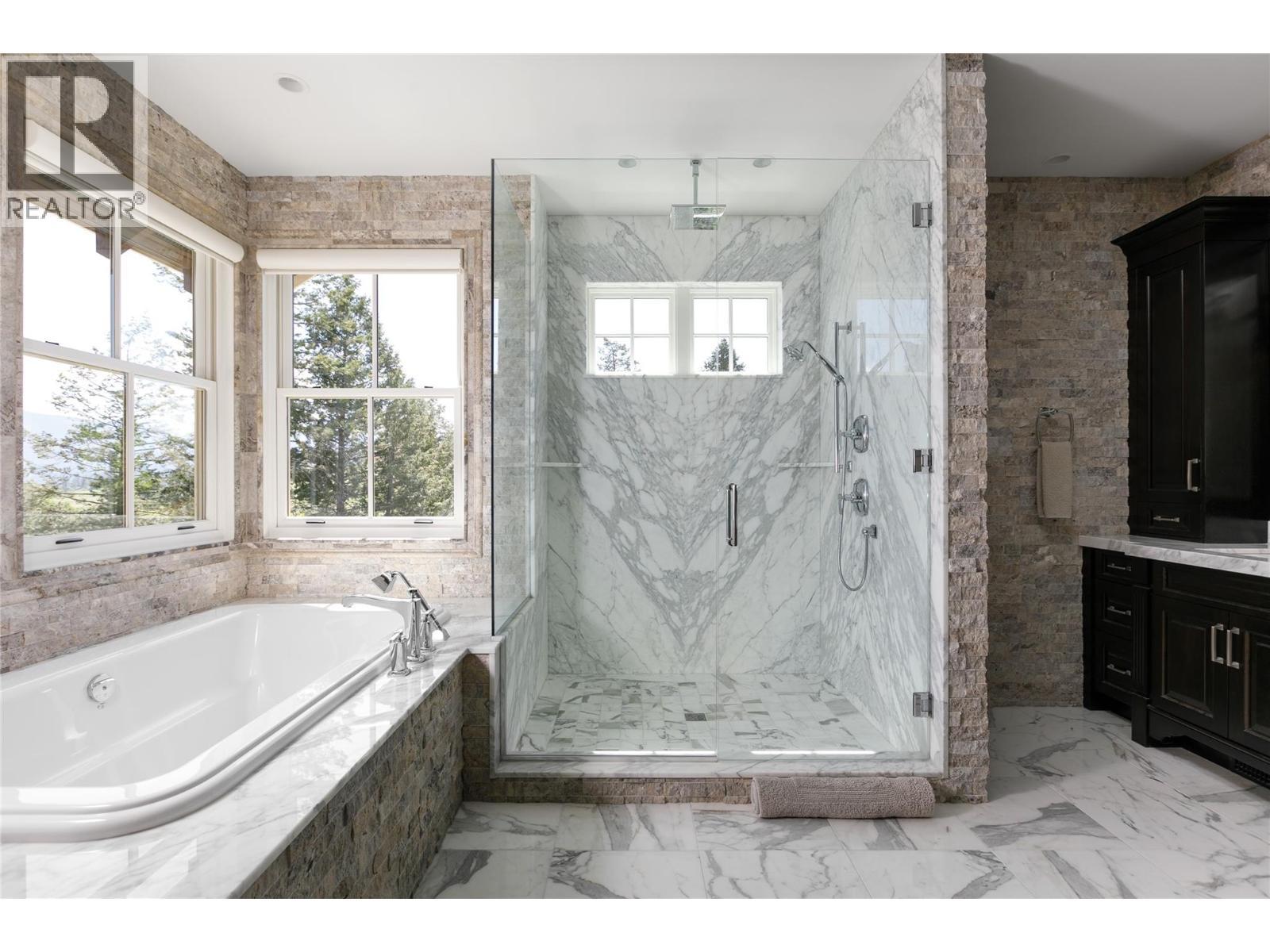 622 Jigger Place, Vernon, BC - Indoor Photo Showing Bathroom