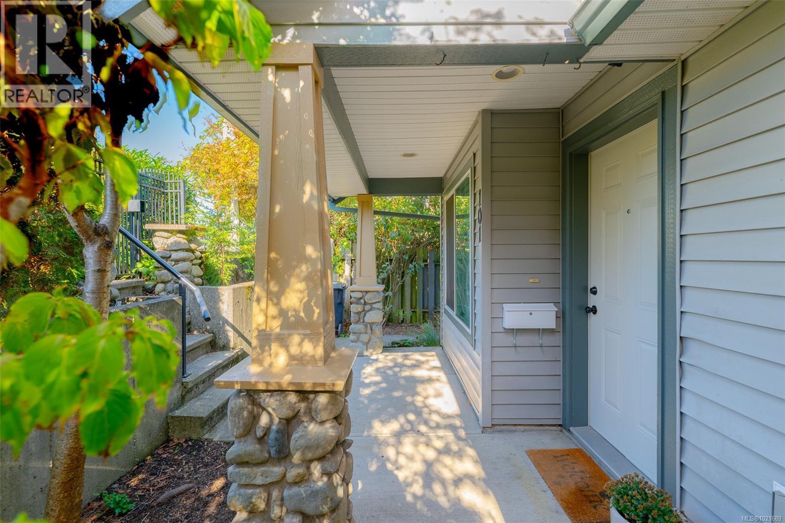 View of porch - 101 211 Victoria Rd, Nanaimo, BC