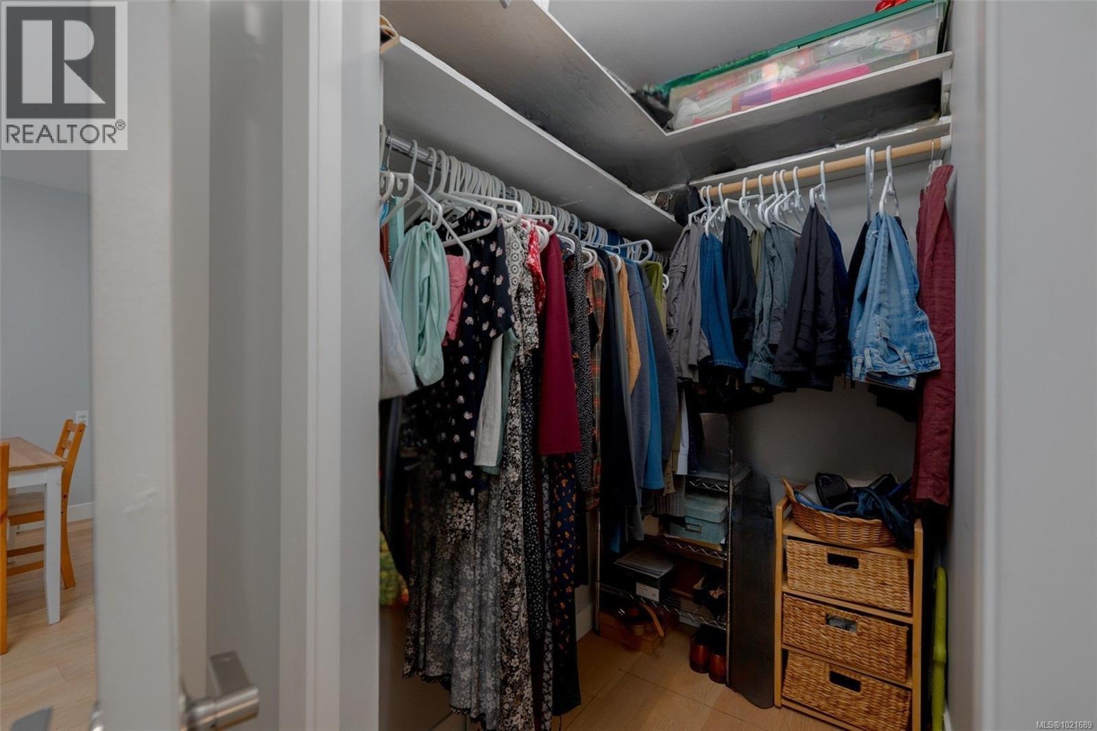 Primary bedroom closet - 101 211 Victoria Rd, Nanaimo, BC