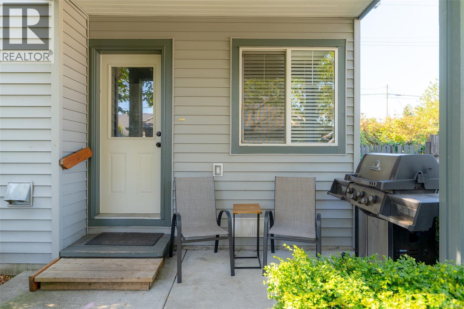 Property entrance - 101 211 Victoria Rd, Nanaimo, BC