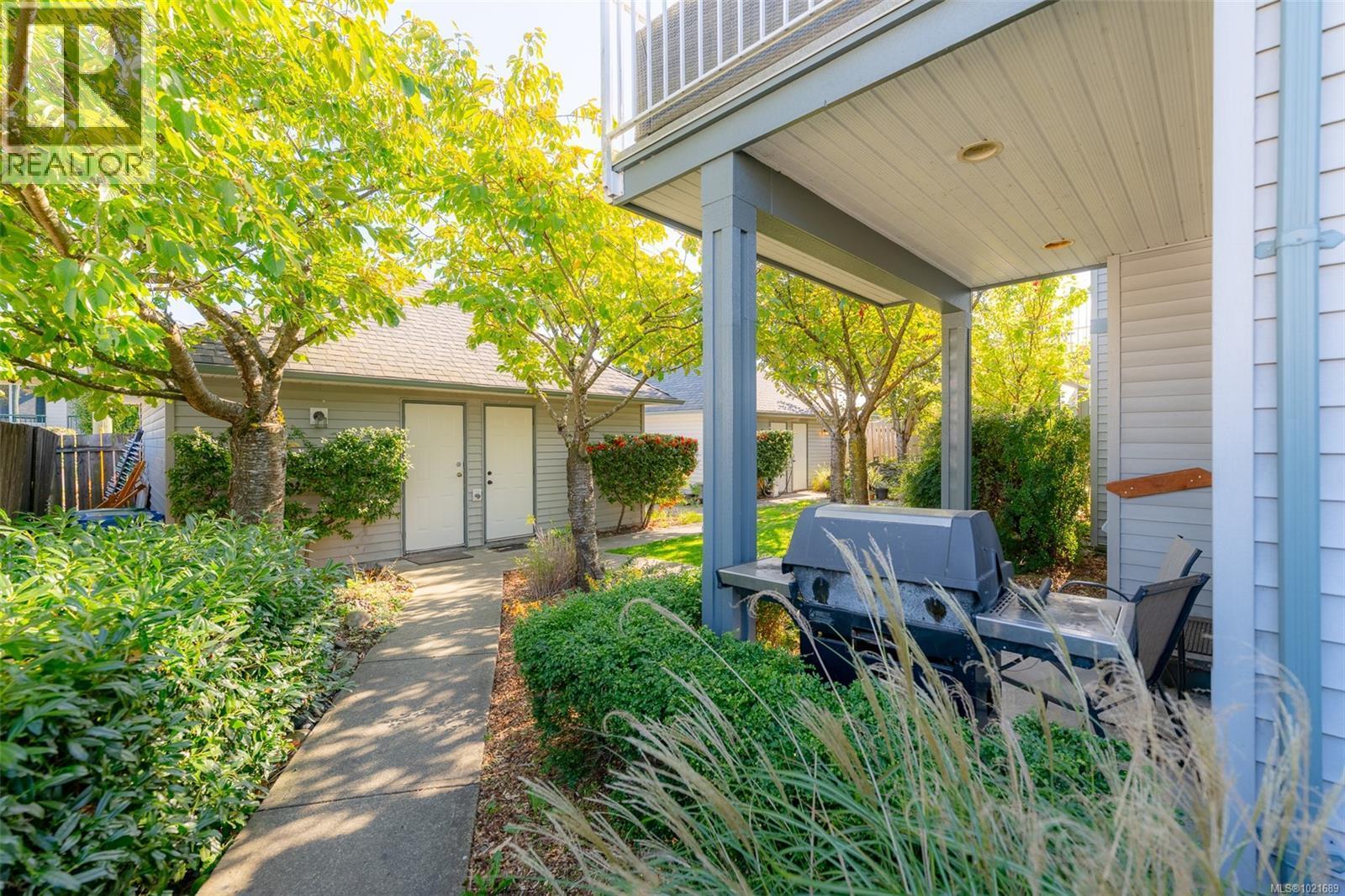 View of patio - 101 211 Victoria Rd, Nanaimo, BC