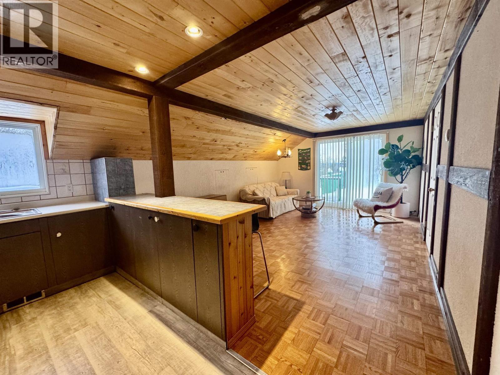 2650 Rose Drive, 150 Mile House, BC - Indoor