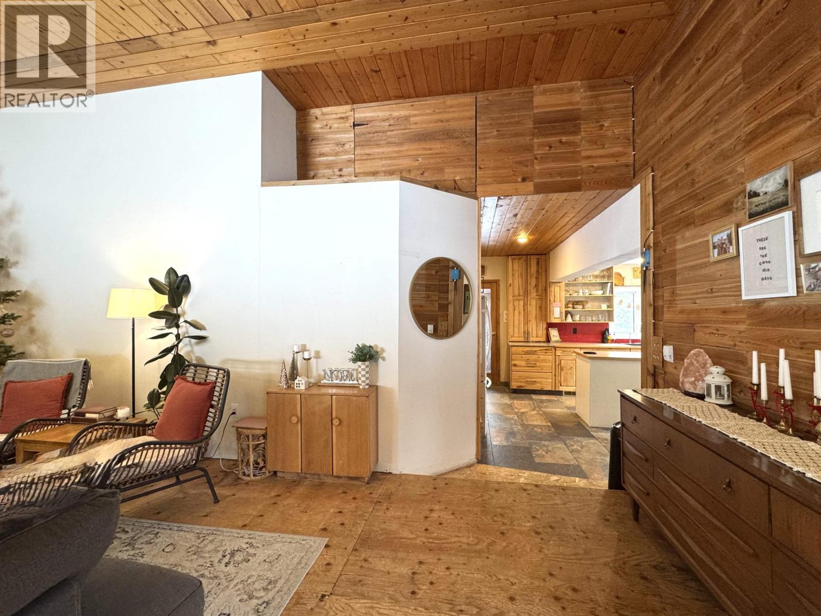 2650 Rose Drive, 150 Mile House, BC - Indoor Photo Showing Other Room