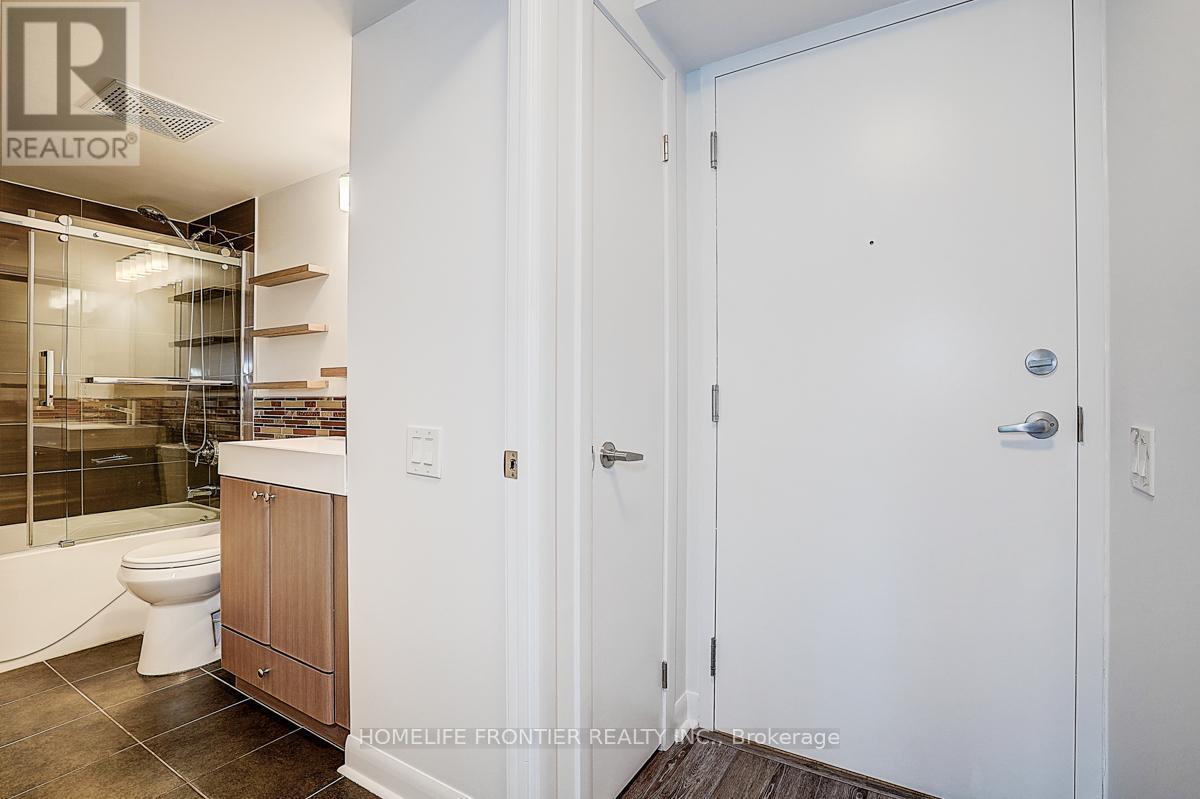 209 - 525 Wilson Avenue, Toronto, ON - Indoor