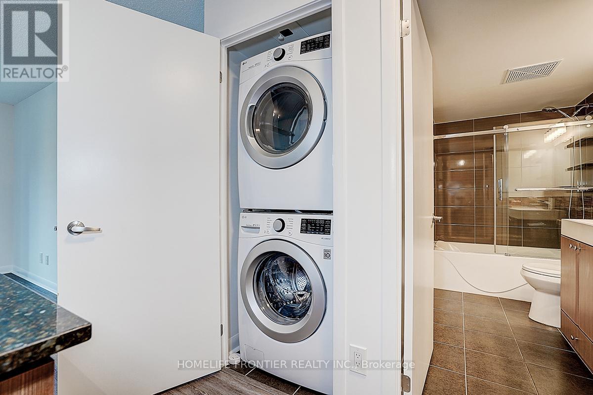 209 - 525 Wilson Avenue, Toronto, ON - Indoor Photo Showing Laundry Room