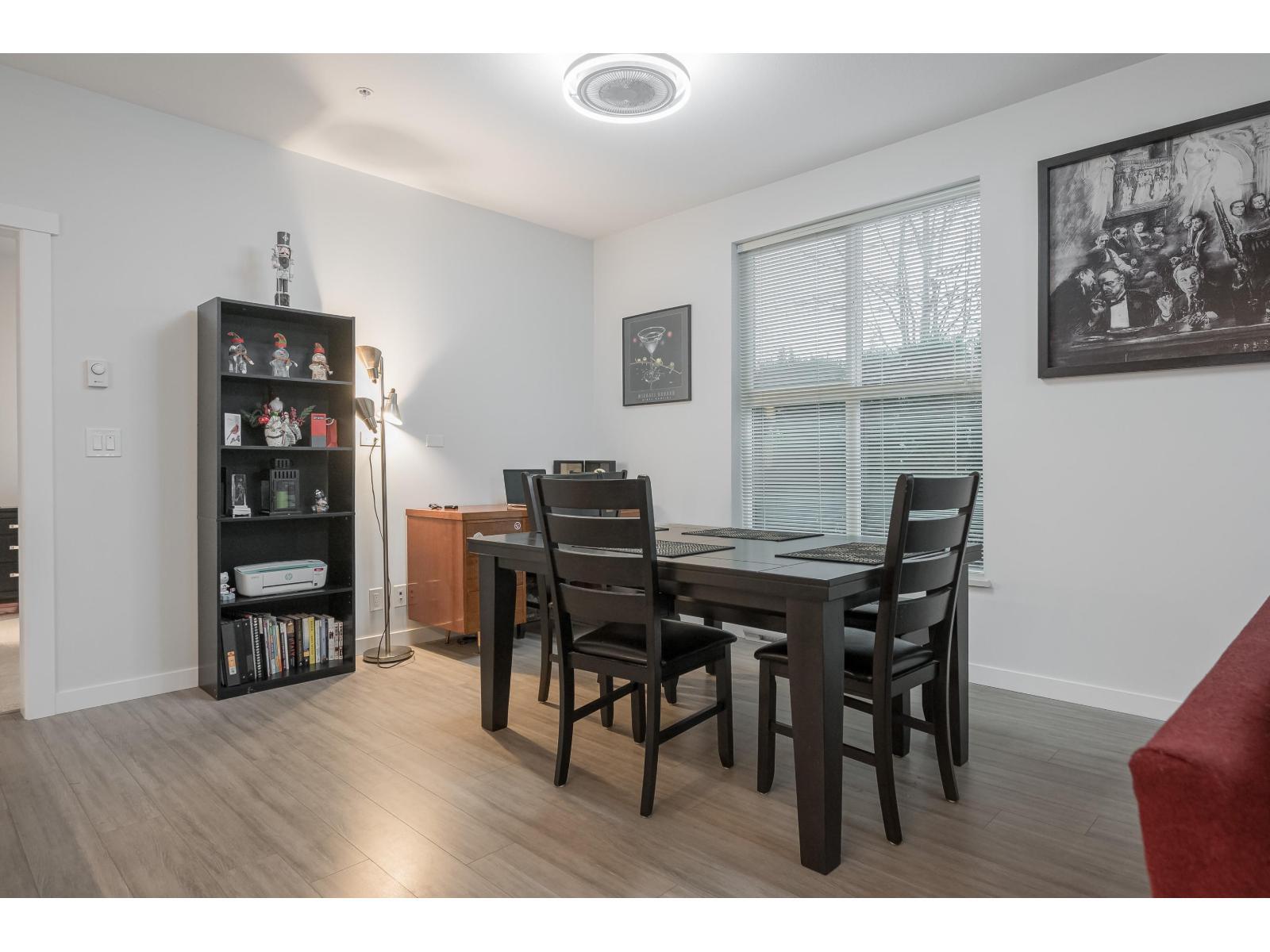 B116 8150 207 Street, Langley, BC - Indoor Photo Showing Dining Room