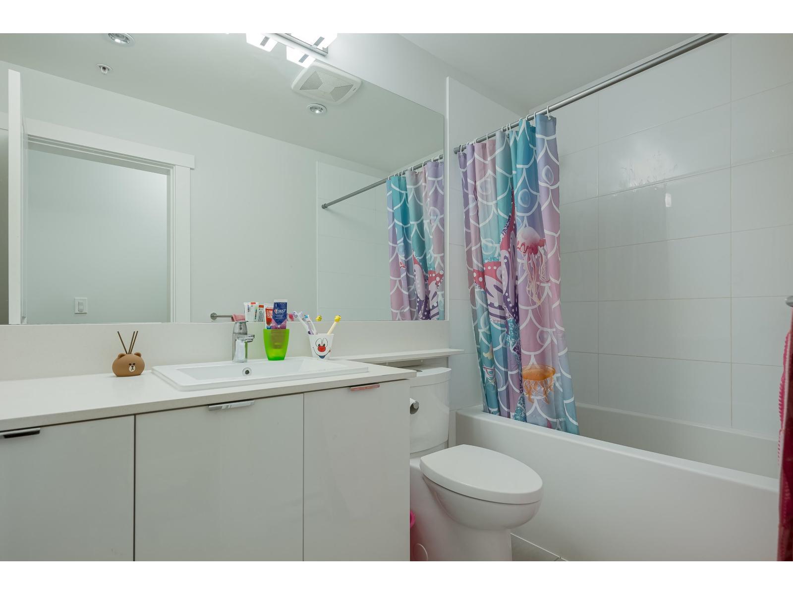 B116 8150 207 Street, Langley, BC - Indoor Photo Showing Bathroom