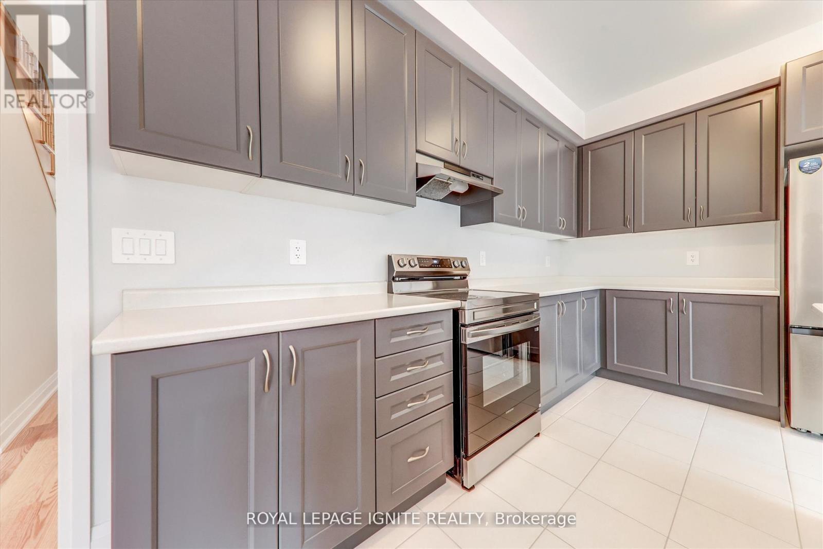 61 Butler Boulevard, Kawartha Lakes, ON - Indoor Photo Showing Kitchen