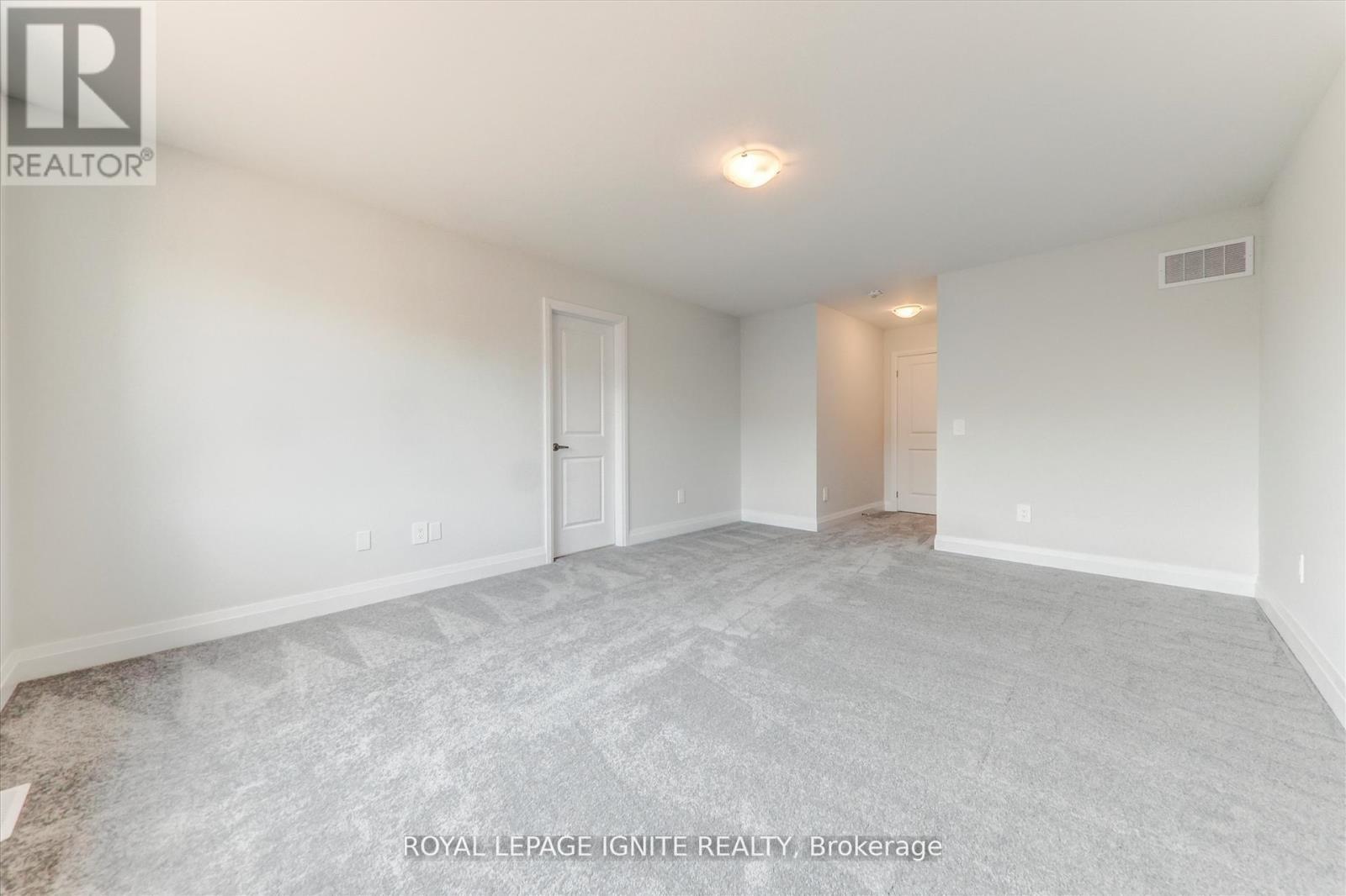 61 Butler Boulevard, Kawartha Lakes, ON - Indoor Photo Showing Other Room