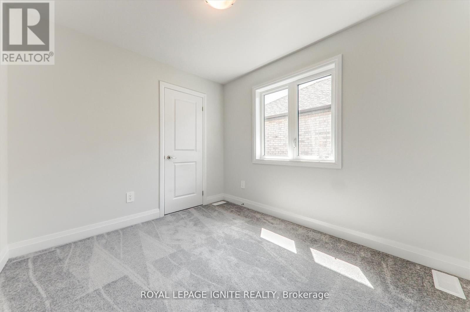 61 Butler Boulevard, Kawartha Lakes, ON - Indoor Photo Showing Other Room