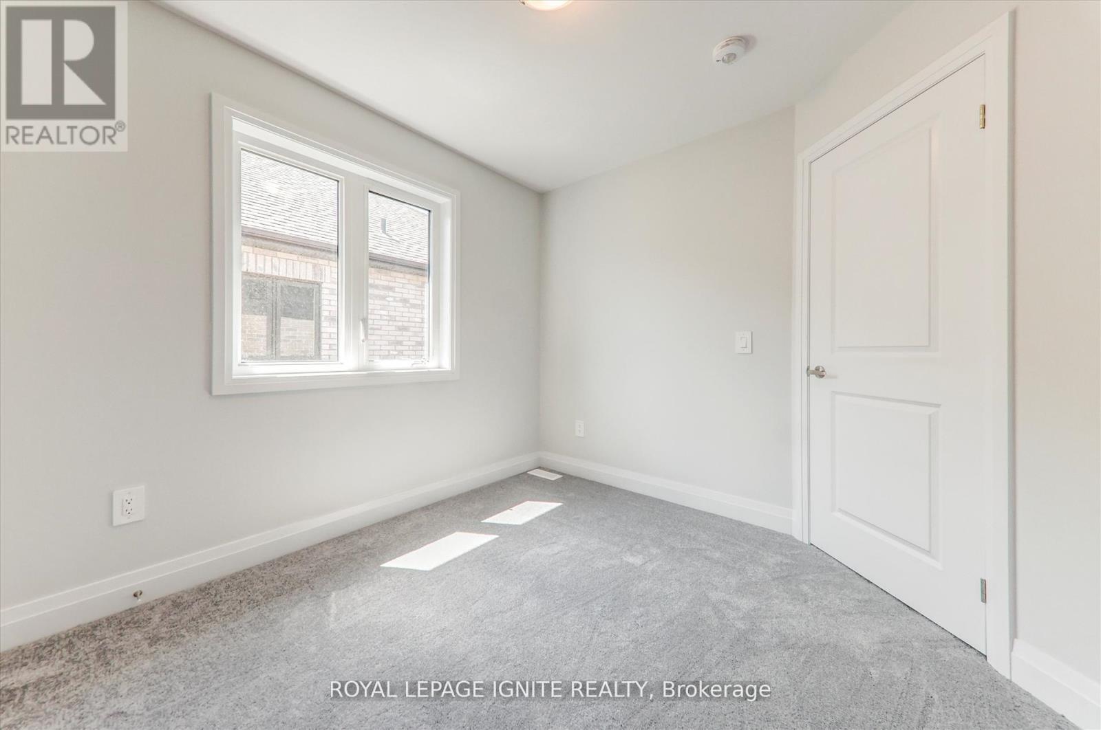 61 Butler Boulevard, Kawartha Lakes, ON - Indoor Photo Showing Other Room