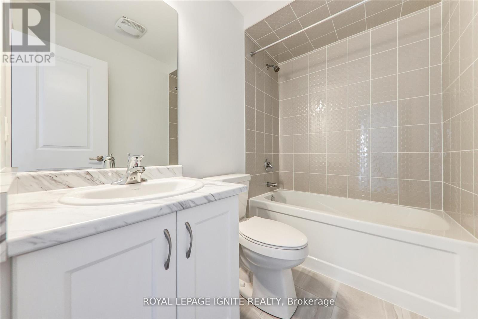 61 Butler Boulevard, Kawartha Lakes, ON - Indoor Photo Showing Bathroom