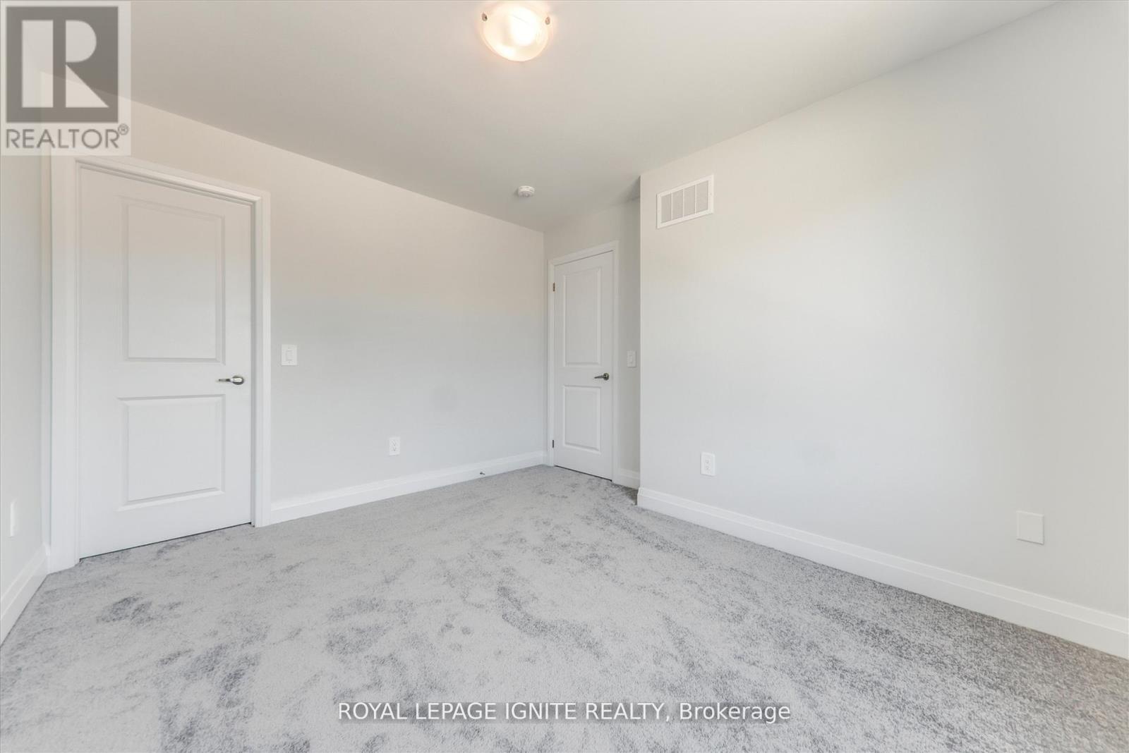 61 Butler Boulevard, Kawartha Lakes, ON - Indoor Photo Showing Other Room
