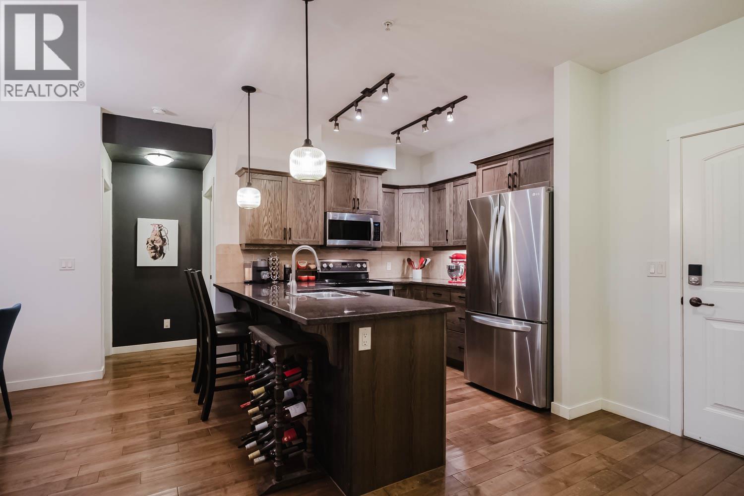 3739 Casorso Road Unit# 112, Kelowna, BC - Indoor Photo Showing Kitchen With Stainless Steel Kitchen